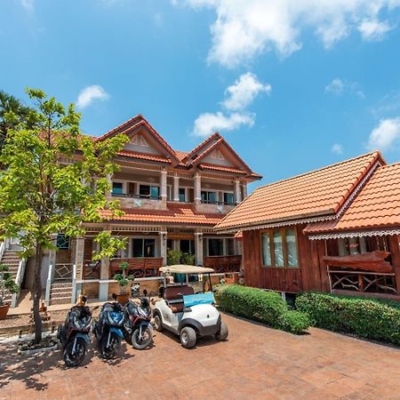 Hotel Baan Virog Koh Larn Exterior foto