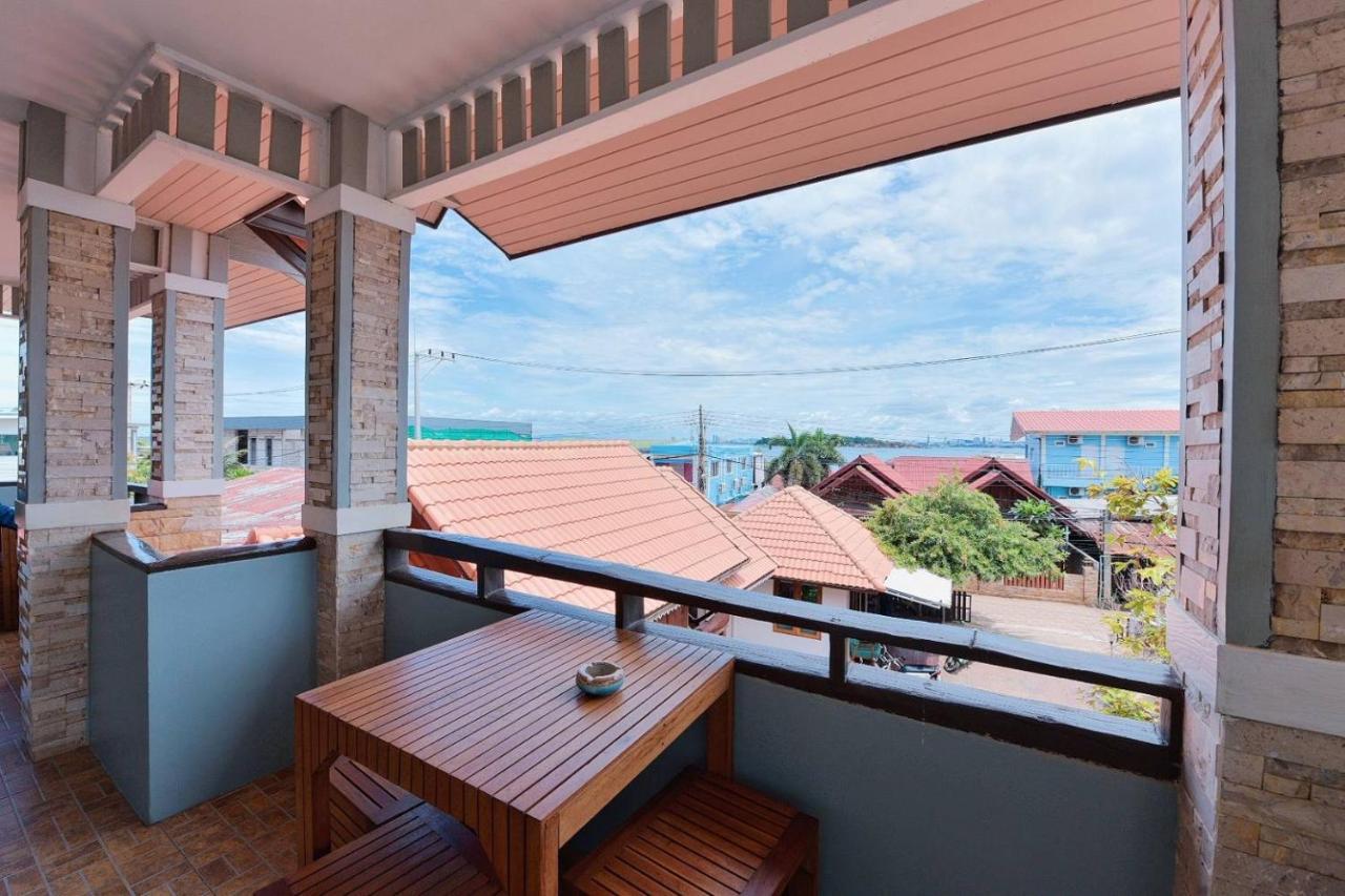 Hotel Baan Virog Koh Larn Exterior foto