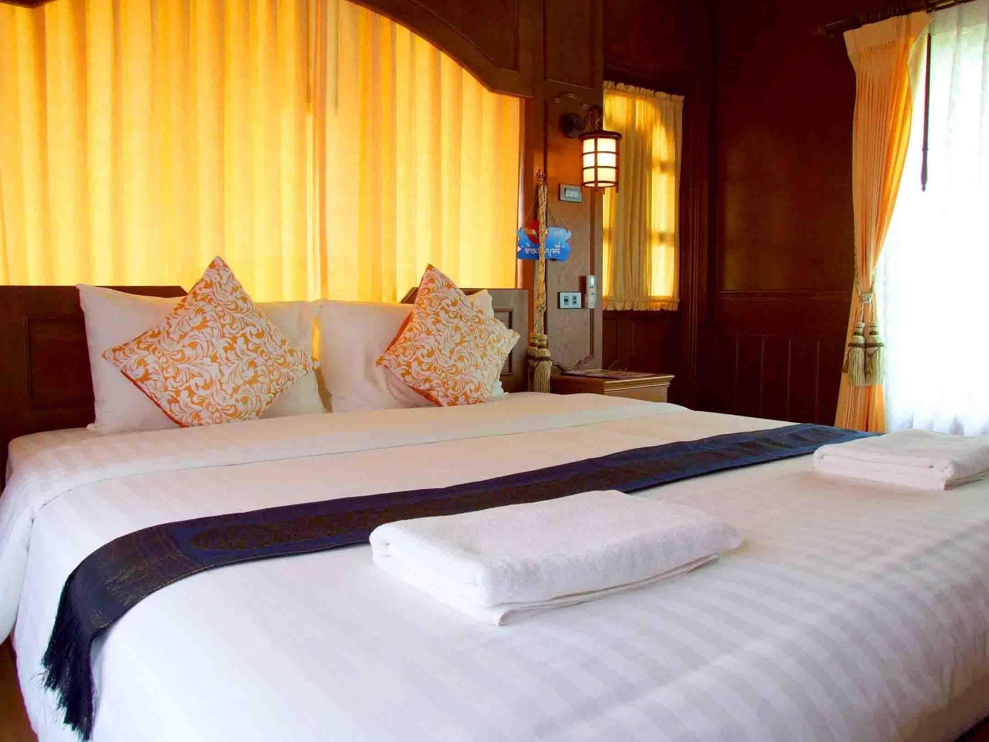 Hotel Baan Virog Koh Larn Exterior foto
