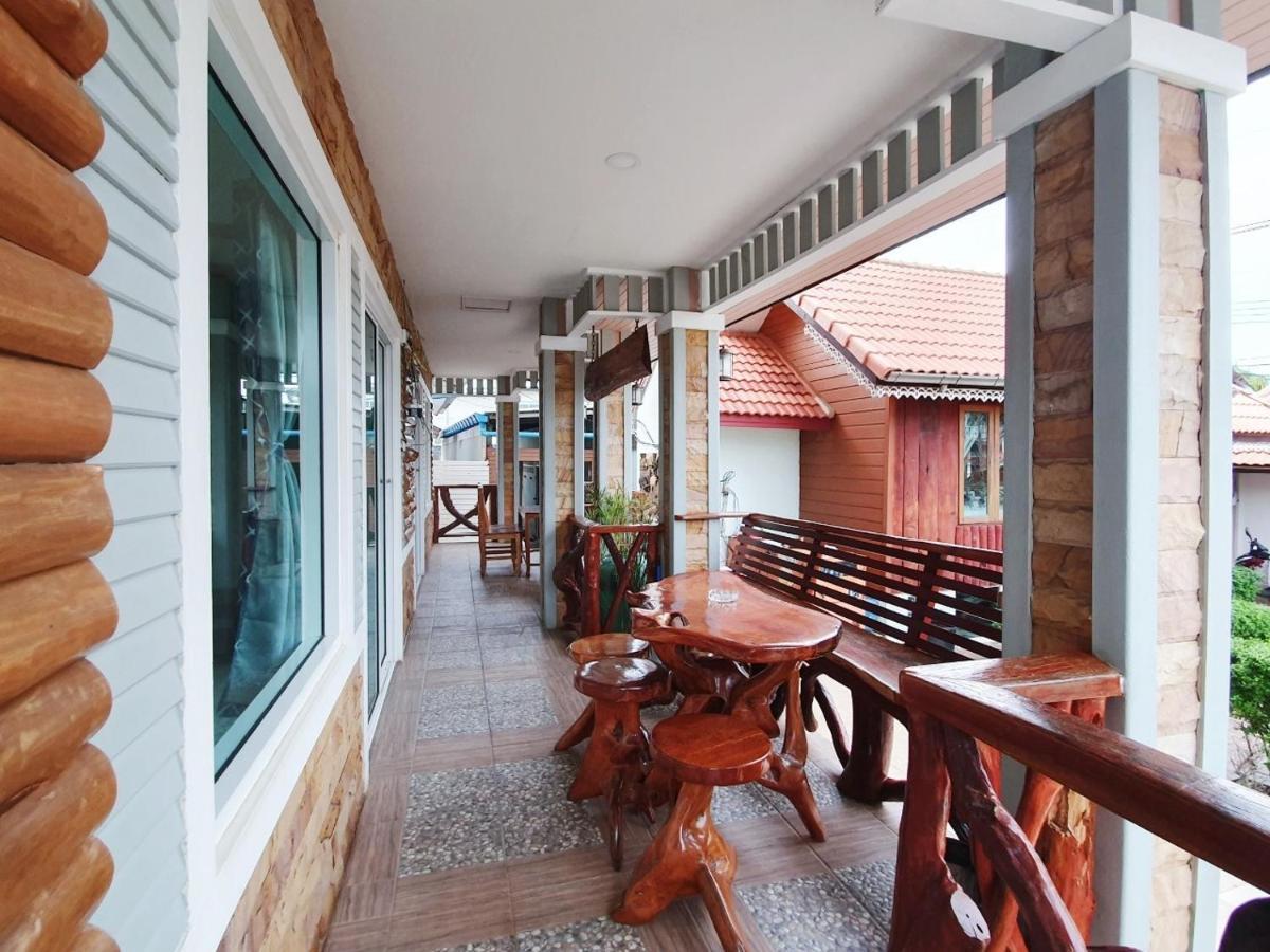 Hotel Baan Virog Koh Larn Exterior foto